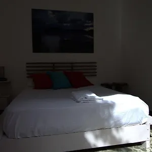 2* Guest house La Puerta Roja